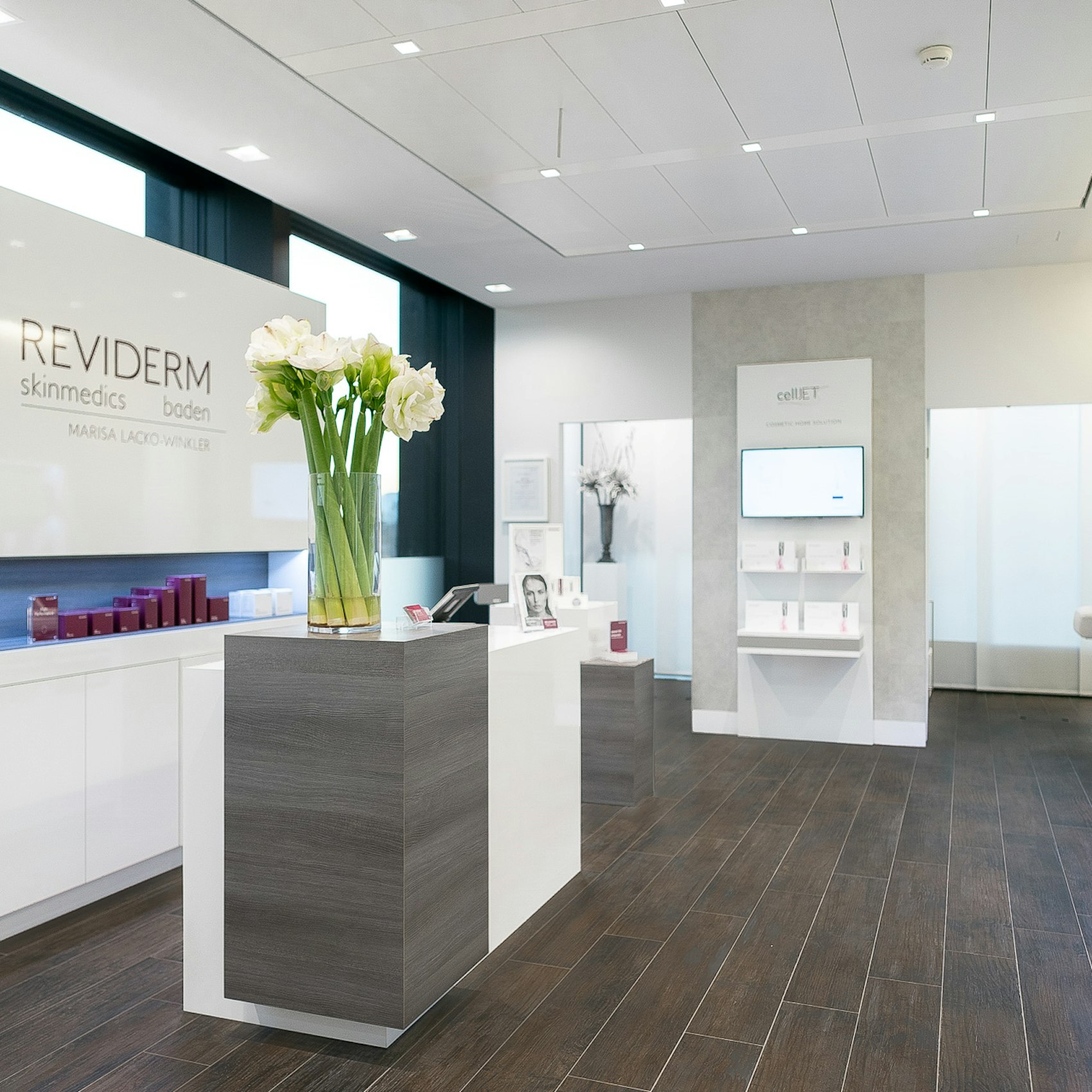 Reviderm Skinmedics Baden, Schweiz