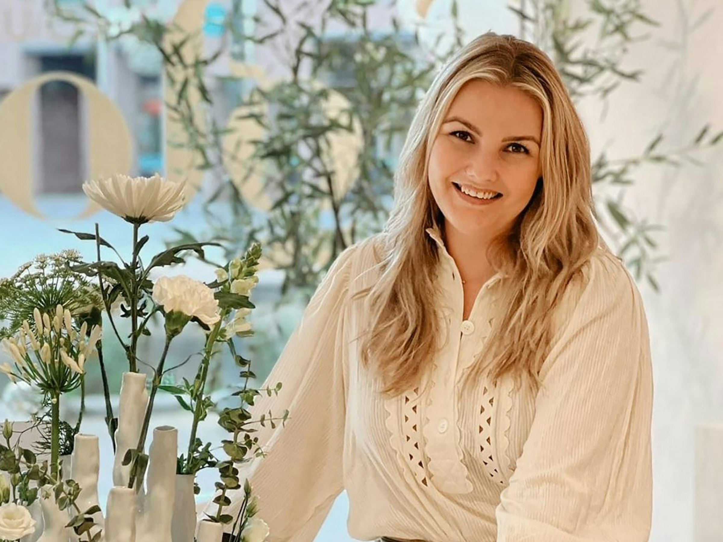 Über 
House of Glow